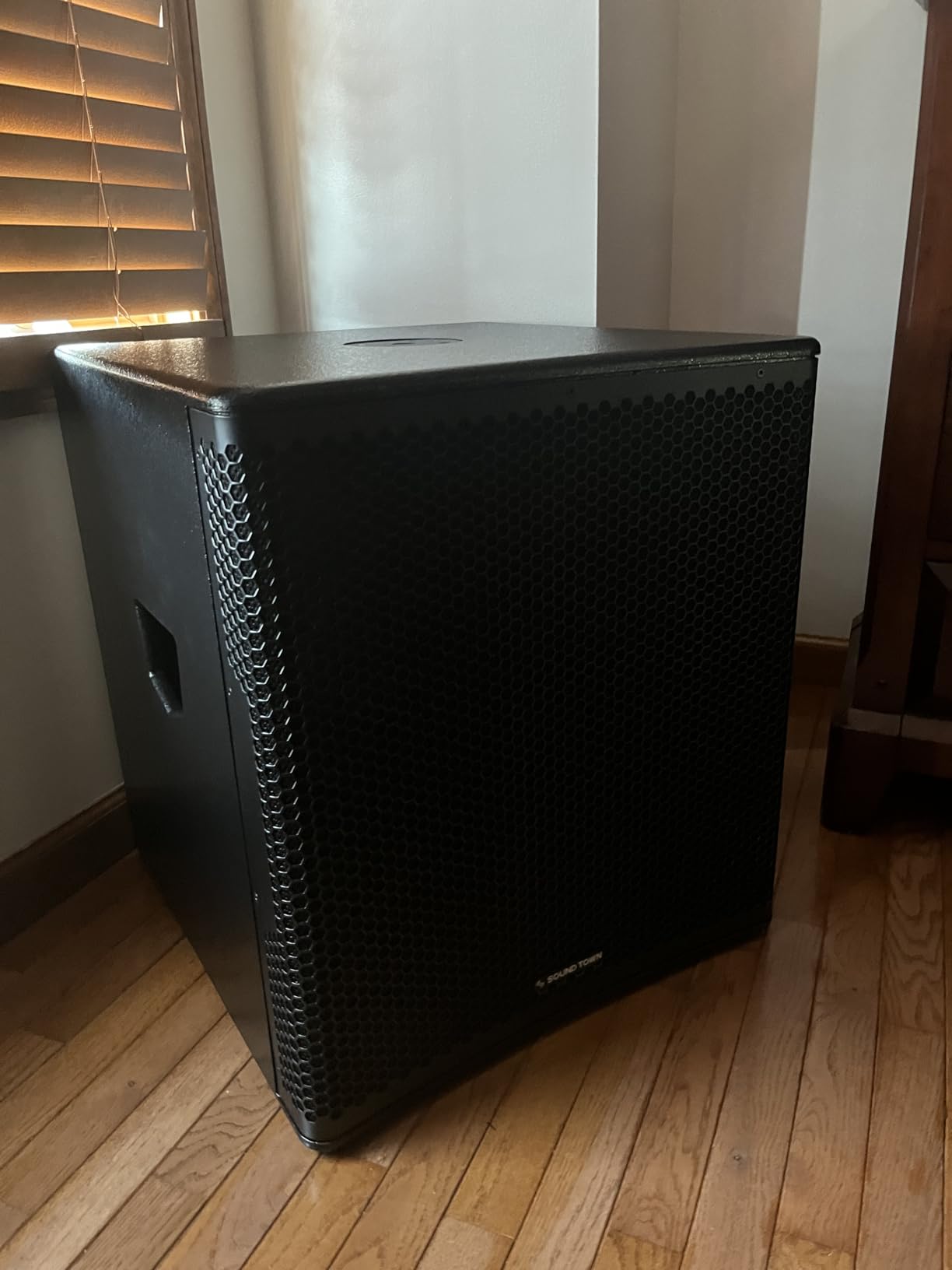 Sound Town METIS Series Powered Subwoofer 2400 Watts 18