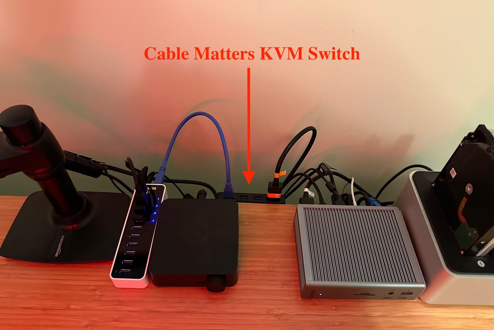 Cable Matters USB 3.0 KVM Switch, DisplayPort 1.4, for 2 Computers customer photo 2