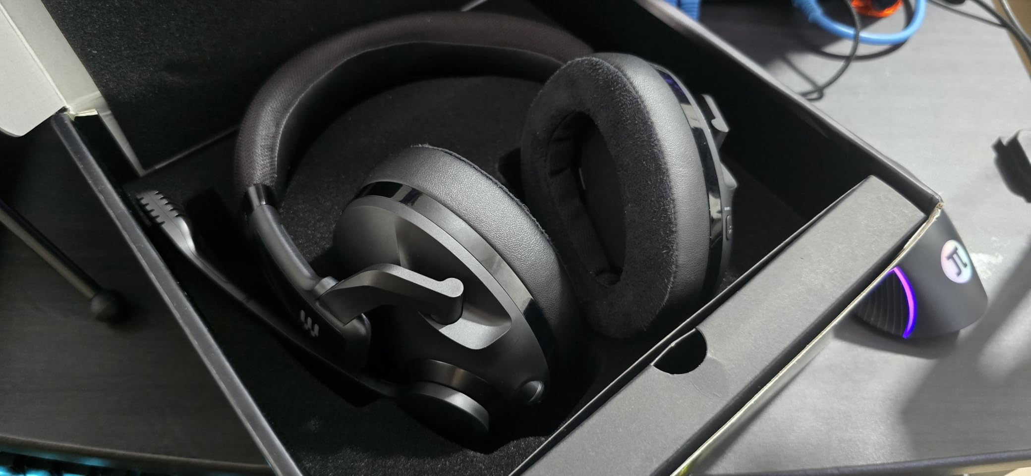 EPOS H3 Hybrid - Closed Acoustic Gaming Headset with Bluetooth - USB-A PC & 3.5mm Console Cable - Dual Microphones - Lightweight - Easy Adjustment - Long Battery Life - Multi-Platform Compatible Black customer photo 1