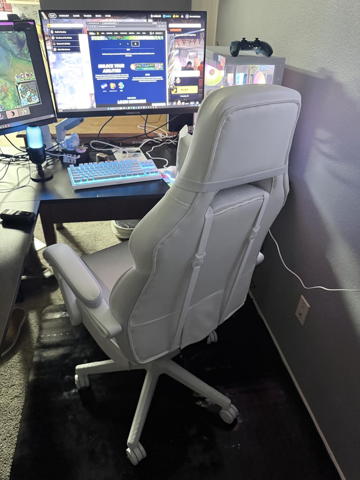 LEMBERI Big and Tall Gaming Chair, 400lb Capacity, Red customer photo 1