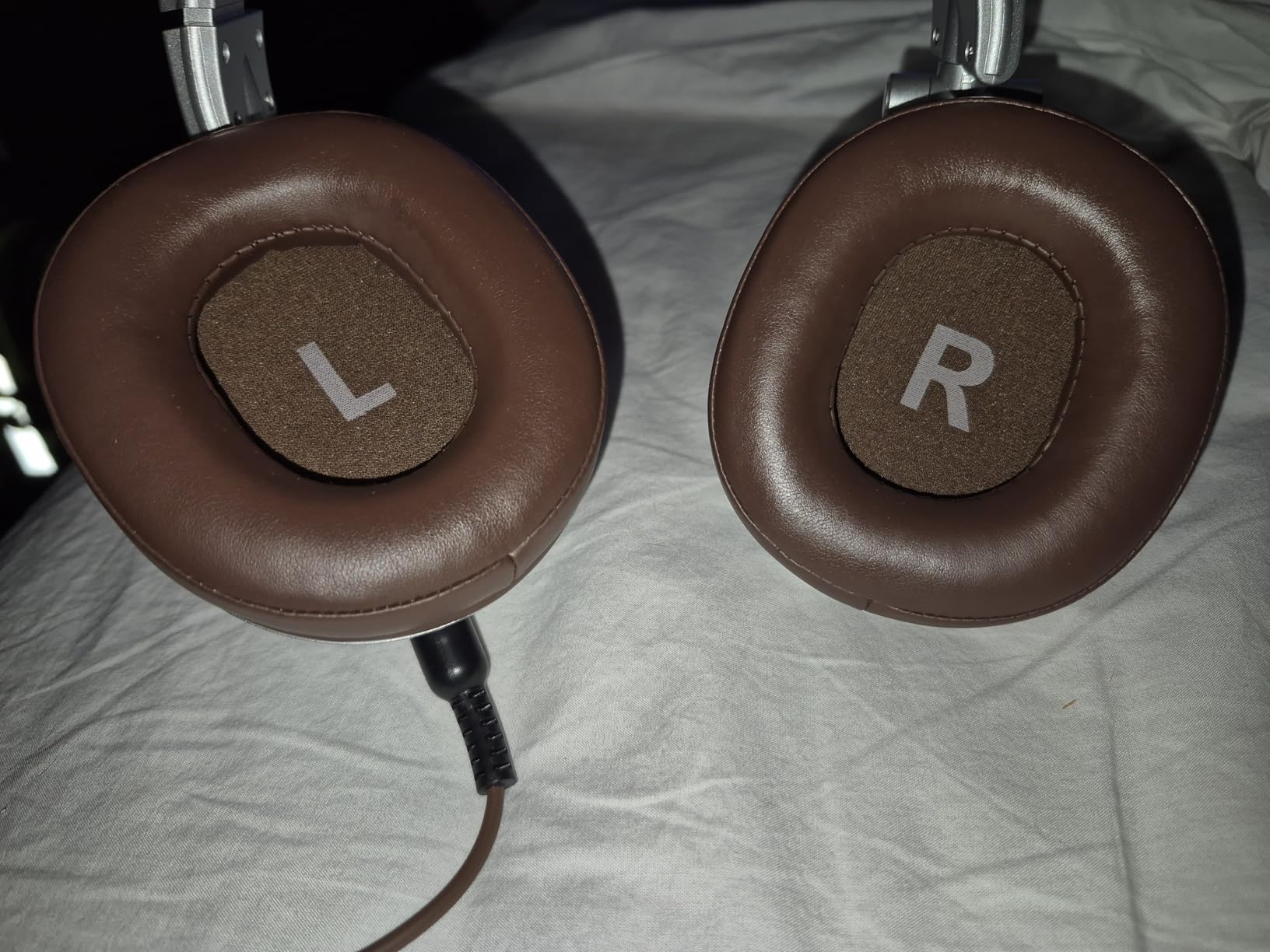 OneOdio A71 Hi-Res Wired Over-Ear Studio Headphones for DJ, Mixing - Black customer photo 1