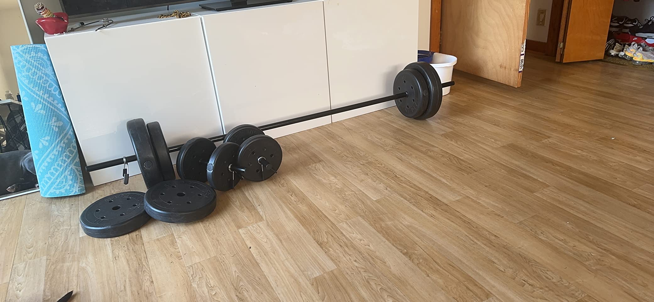 US Weight 105 Pound Weight Set with Barbell - Home Gym Workout Equipment customer photo 1
