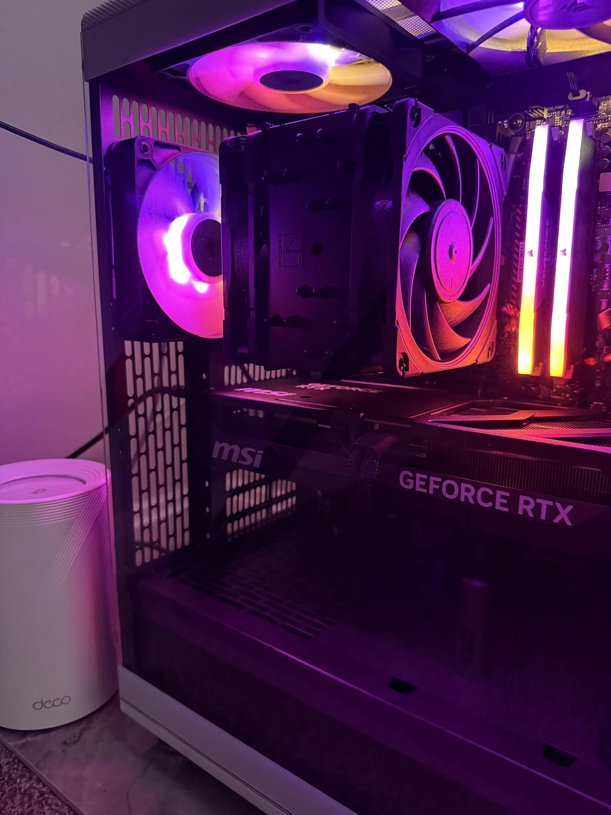 Fractal Design North - Genuine Walnut Wood Front - Mesh Side Panels - Two 140mm Aspect PWM Fans Included - Type C USB - ATX Airflow Mid Tower PC Gaming Case,Charcoal Black customer photo 2