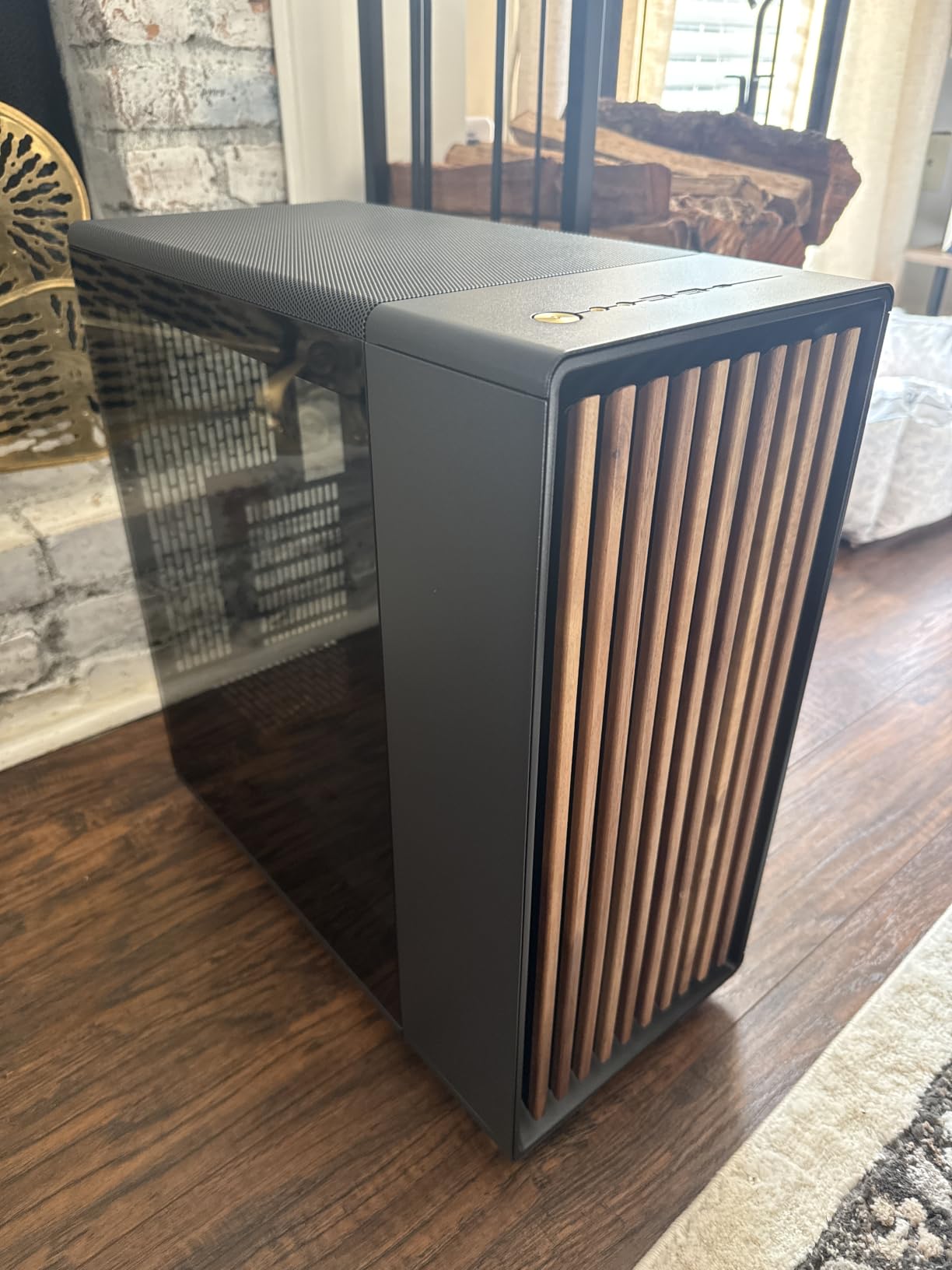 Fractal Design North Charcoal Black Tempered Glass Dark - Genuine Walnut Wood Front - Glass Side Panel - Two 140mm Aspect PWM Fans Included - Type C USB - ATX Airflow Mid Tower PC Gaming Case customer photo 2