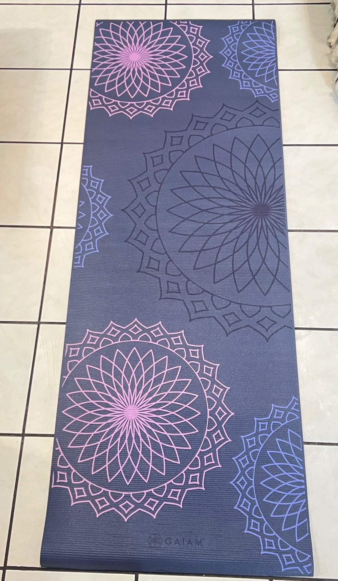Gaiam Yoga Mat - Premium 6mm Print Reversible Extra Thick Non Slip Exercise & Fitness Mat for All Types of Yoga, Pilates & Floor Workouts (68