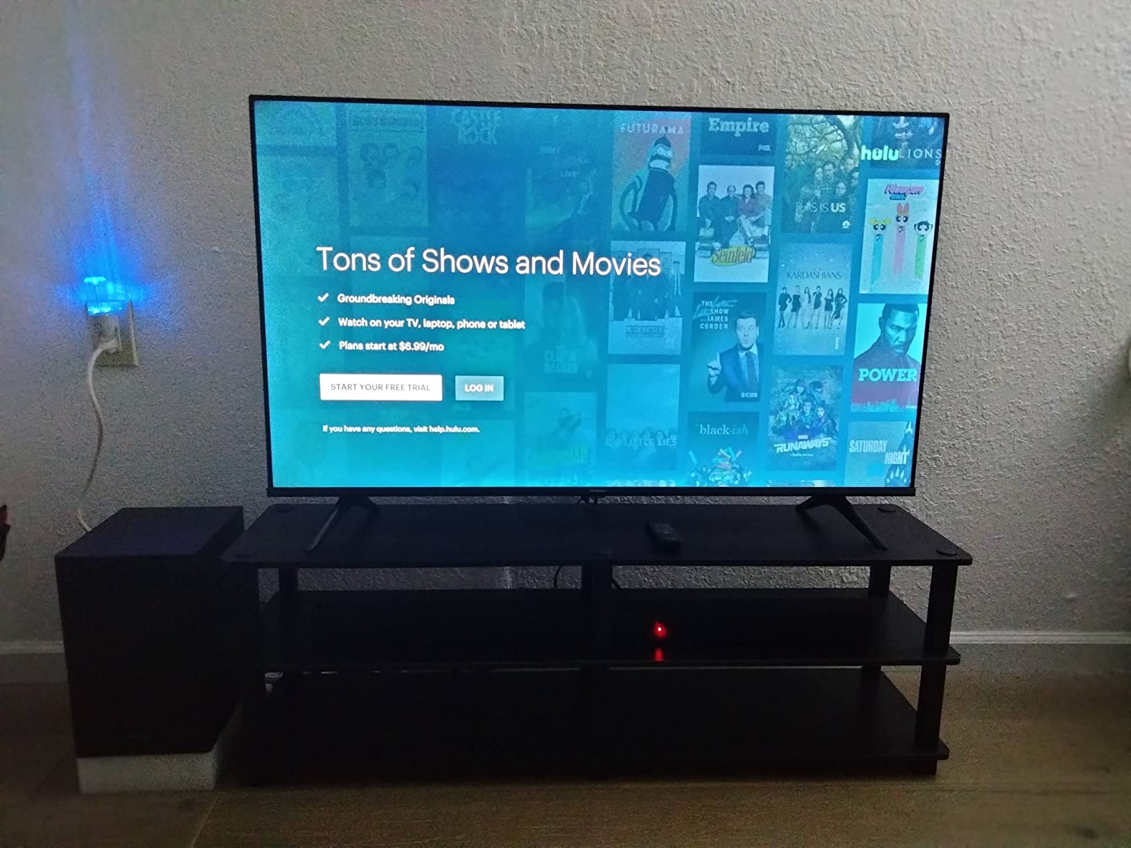 Hisense 55-Inch Class A6 Series 4K UHD Smart Google TV with Alexa Compatibility, Dolby Vision HDR, DTS Virtual X, Sports & Game Modes, Voice Remote, Chromecast Built-in (55A6H) , Black customer photo 1