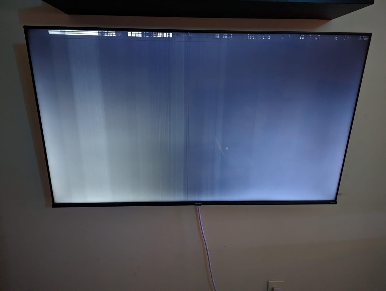 Hisense 43-Inch Class R6 Series 4K UHD Smart Roku TV with Alexa Compatibility, Dolby Vision HDR, DTS Studio Sound, Game Mode (43R6G) customer photo 1
