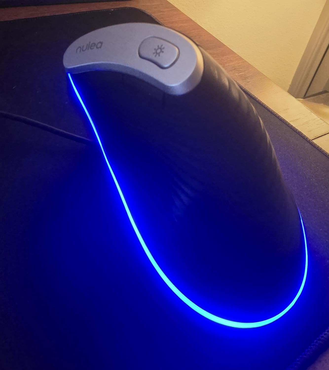 Nulea Ergonomic Vertical Mouse Wired with 11 RGB Backlight and 6 Buttons | USB Optical Mouse with 4 Adjustable DPI, Plug and Play Design for Laptop, PC, Mac, Desktop, Office Use customer photo 2