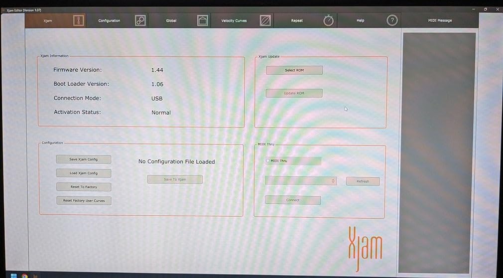 Xjam Mobile Studio MIDI Pad Controller - Apple-style ultra-thin aluminum frame, velocity-sensitive, polyphonic aftertouch, plug & play on iPad, iPhone, Mac, PC customer photo 1