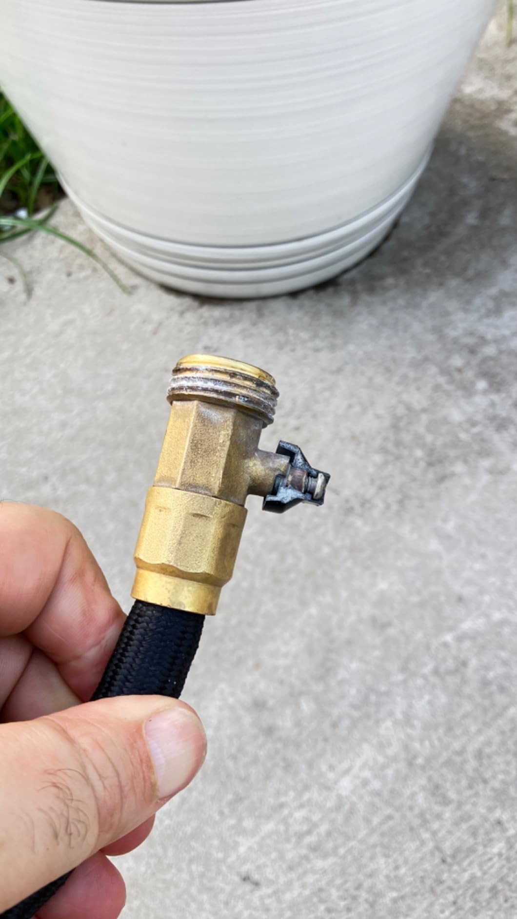 J&B XpandaHose 50ft Expandable Garden Hose- Heavy Duty Superior Strength 3750D - 4 -Layer Latex Core - Extra Strong Brass Connectors and Storage Bag (Black 50) customer photo 2