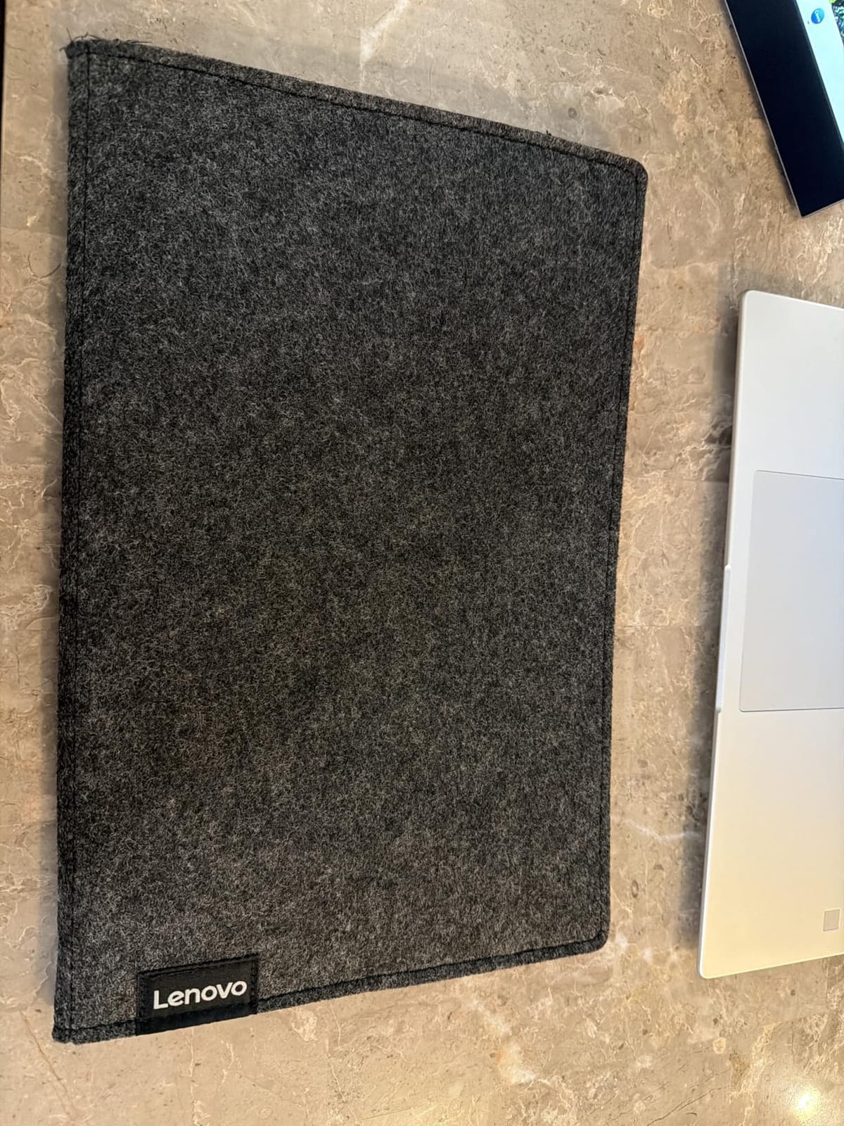 Lenovo L15 Portable Monitor, 15.6” Display, Full HD Resolution, IPS Panel, 250 nits Brightness, 60Hz Refresh Rate, USB-C Ports, Height-Adjustable Stand, Flicker-Free Technology, Grey customer photo 2