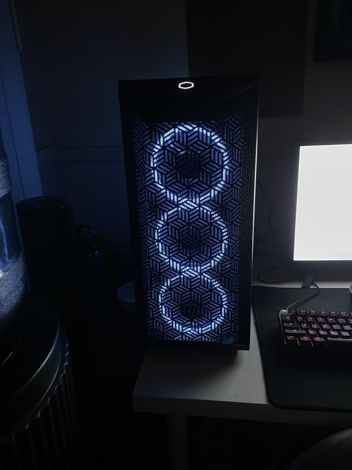 CYBERPOWERPC Gamer Xtreme VR Gaming PC, Intel Core i5-12400F 2.5GHz, GeForce RTX 3050 8GB, 16GB DDR4, 500GB NVMe SSD, WiFi & Win 11 Home (GXiVR8060A16), Black customer photo 1