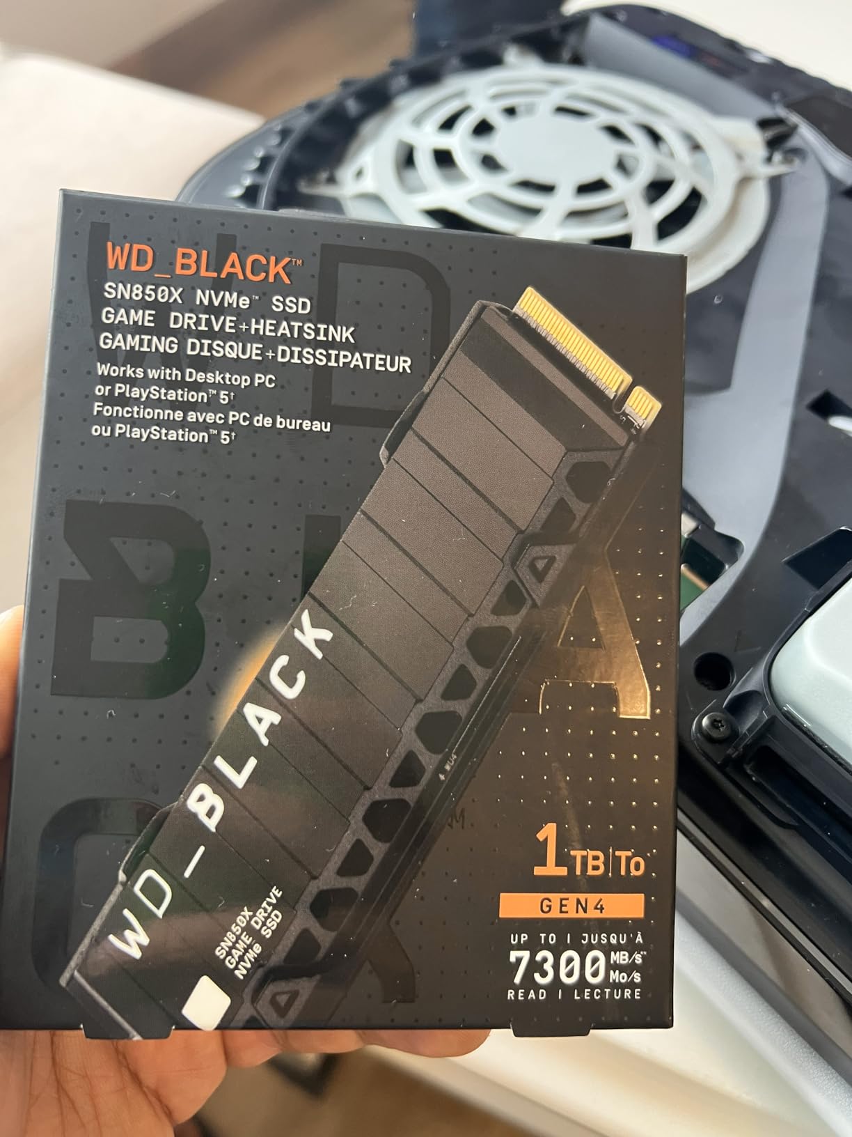 WD_BLACK SN850X 2TB NVMe SSD with Heatsink - M.2 2280, Up to 7,300 MB/s Read speeds, Up to 6,300 MB/s write speeds, Gaming Expansion, High Performance Internal Solid State Drive - WDS200T2XHE customer photo 2