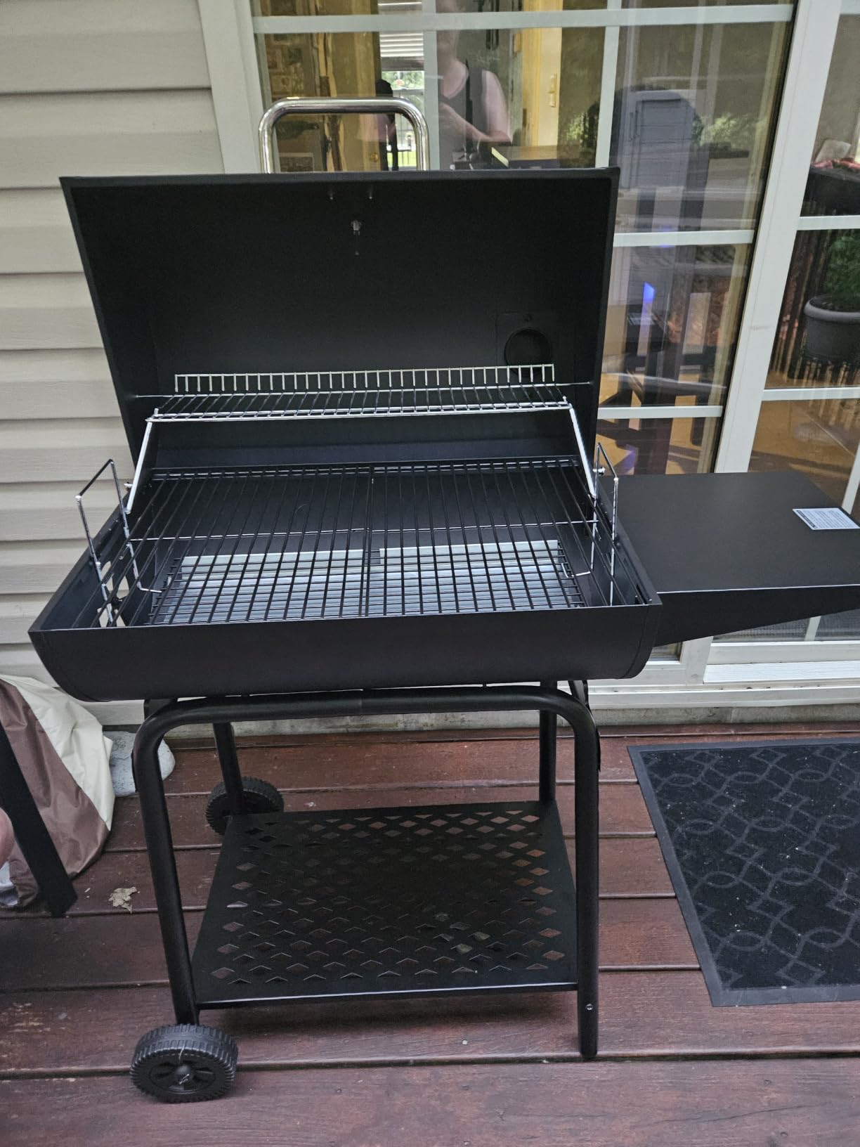 Royal Gourmet CC1830 28 Inch Barrel Charcoal Grill, Side Table customer photo 2