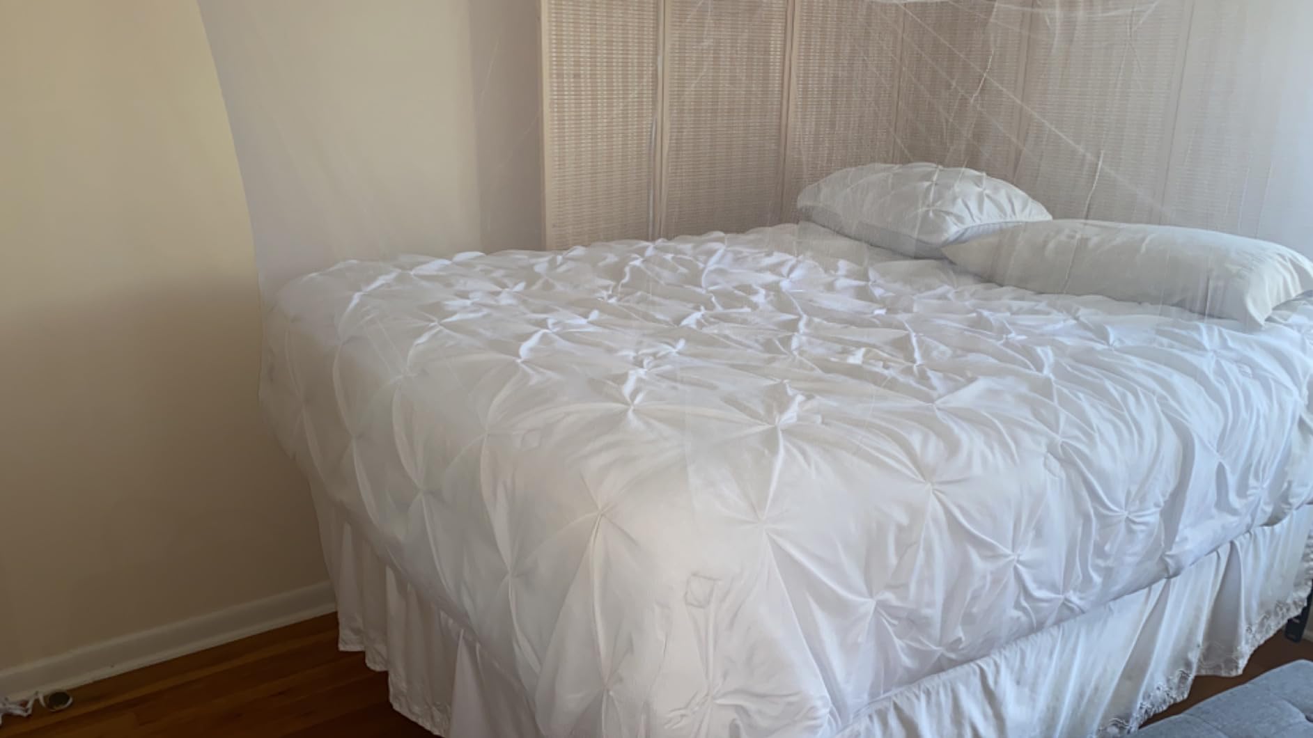 Premium Bed Mosquito Net - Full & Queen Size, Elegant White Rectangular Canopy, 360° Protection with Breathable Mesh and Easy Installation customer photo 1