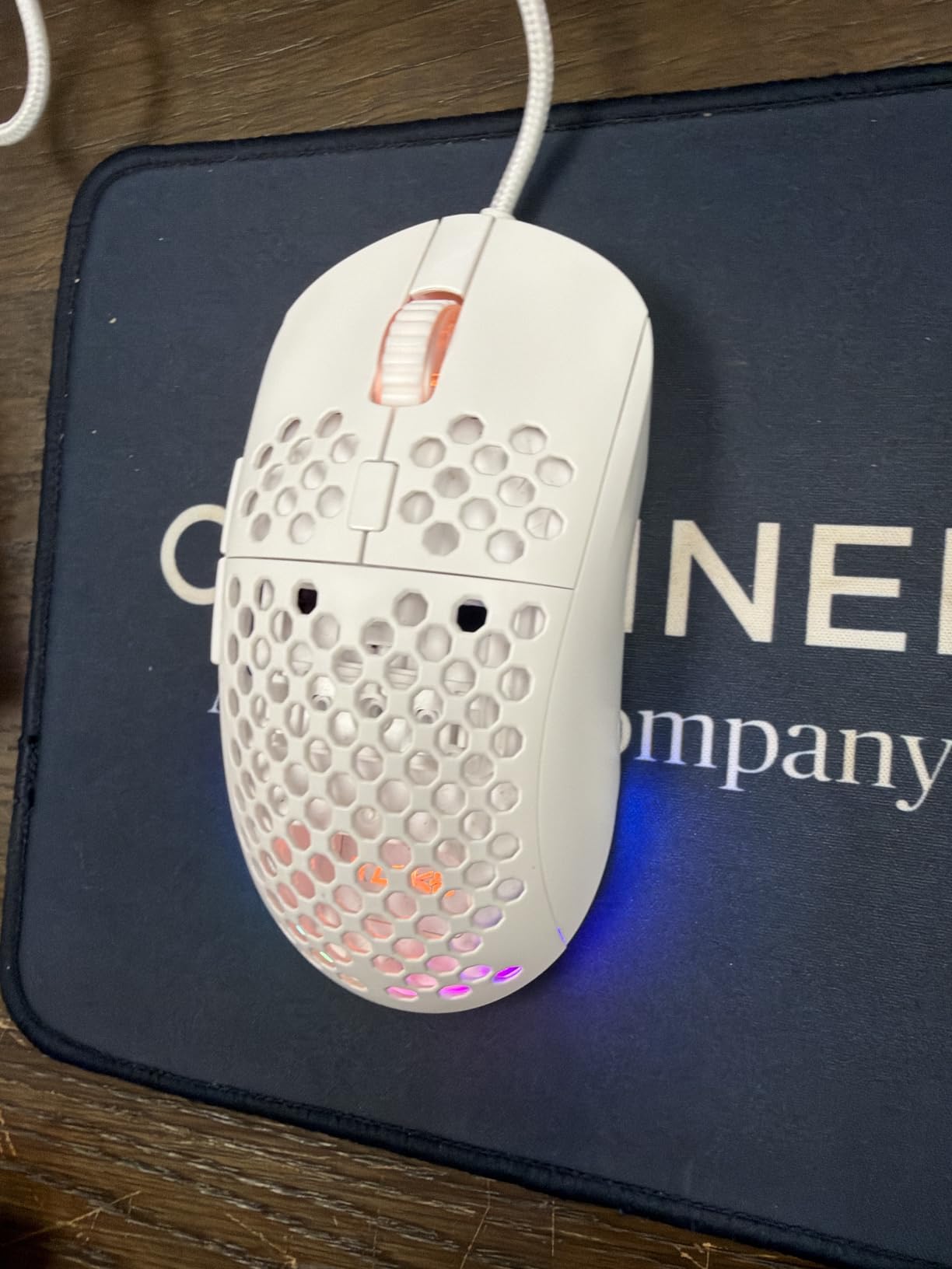 TMKB Falcon M1SE White Gaming Mouse, Wired, Lightweight Honeycomb, 12800DPI customer photo 2