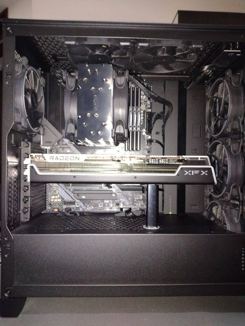 XFX Speedster MERC310 AMD Radeon RX 7900XT Black Gaming Graphics Card with 20GB GDDR6, AMD RDNA 3 RX-79TMERCB9 customer photo 2