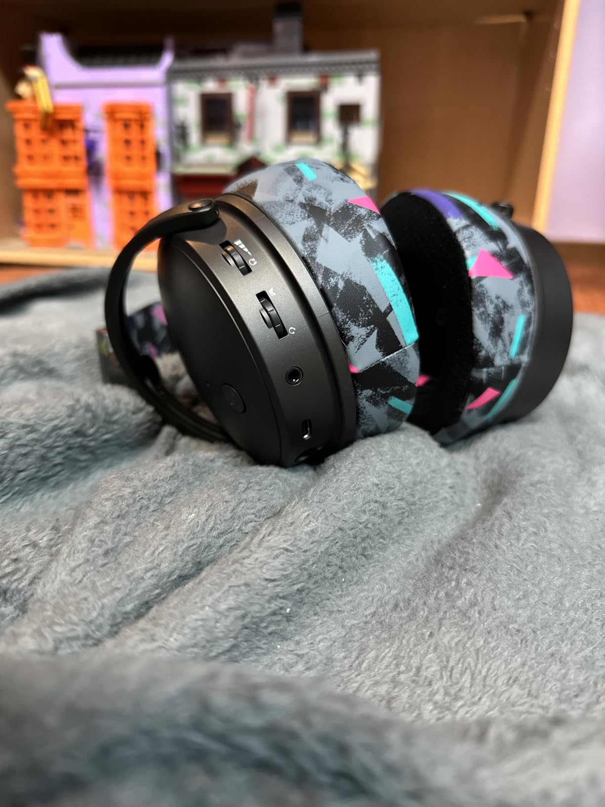 Audeze Maxwell Wireless Gaming Headset for PlayStation, Mac, PC, and Switch customer photo 1