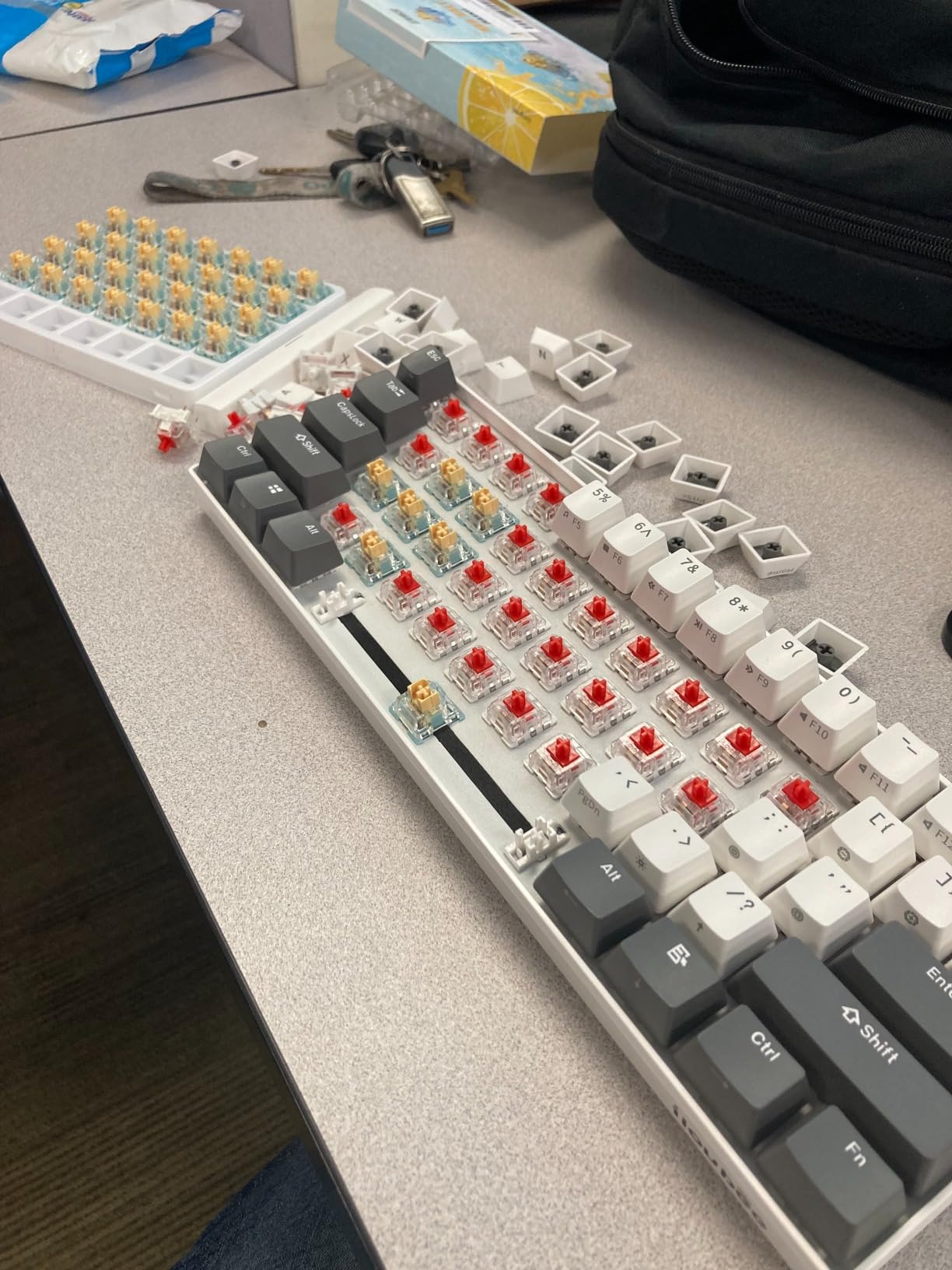 EPOMAKER Silent Mechanical Keyboard Switches Set - 35 Pieces Factory Pre-Lubed, 5-Pin Linear/Tactile Switches for Custom Mechanical Keyboards (Sea Salt(Linear Silent)) customer photo 2