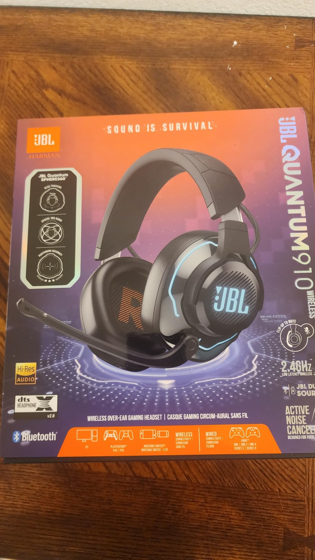 JBL Quantum 910 Wireless - Performance Gaming Headset - Black customer photo 2