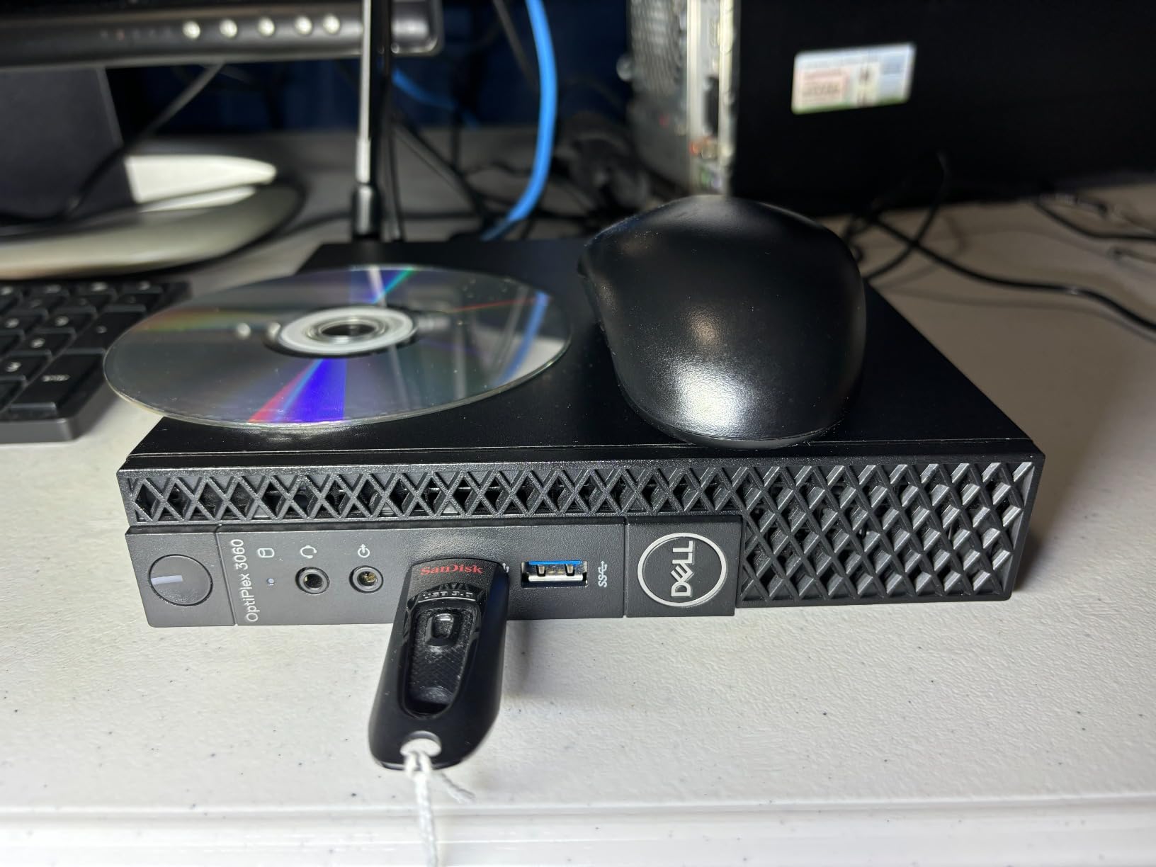 Dell Optiplex 3060 Micro PC, Intel Core i3-8100T, 16GB DDR4 RAM, 256GB NVMe SSD, Win11Pro (Renewed) customer photo 1