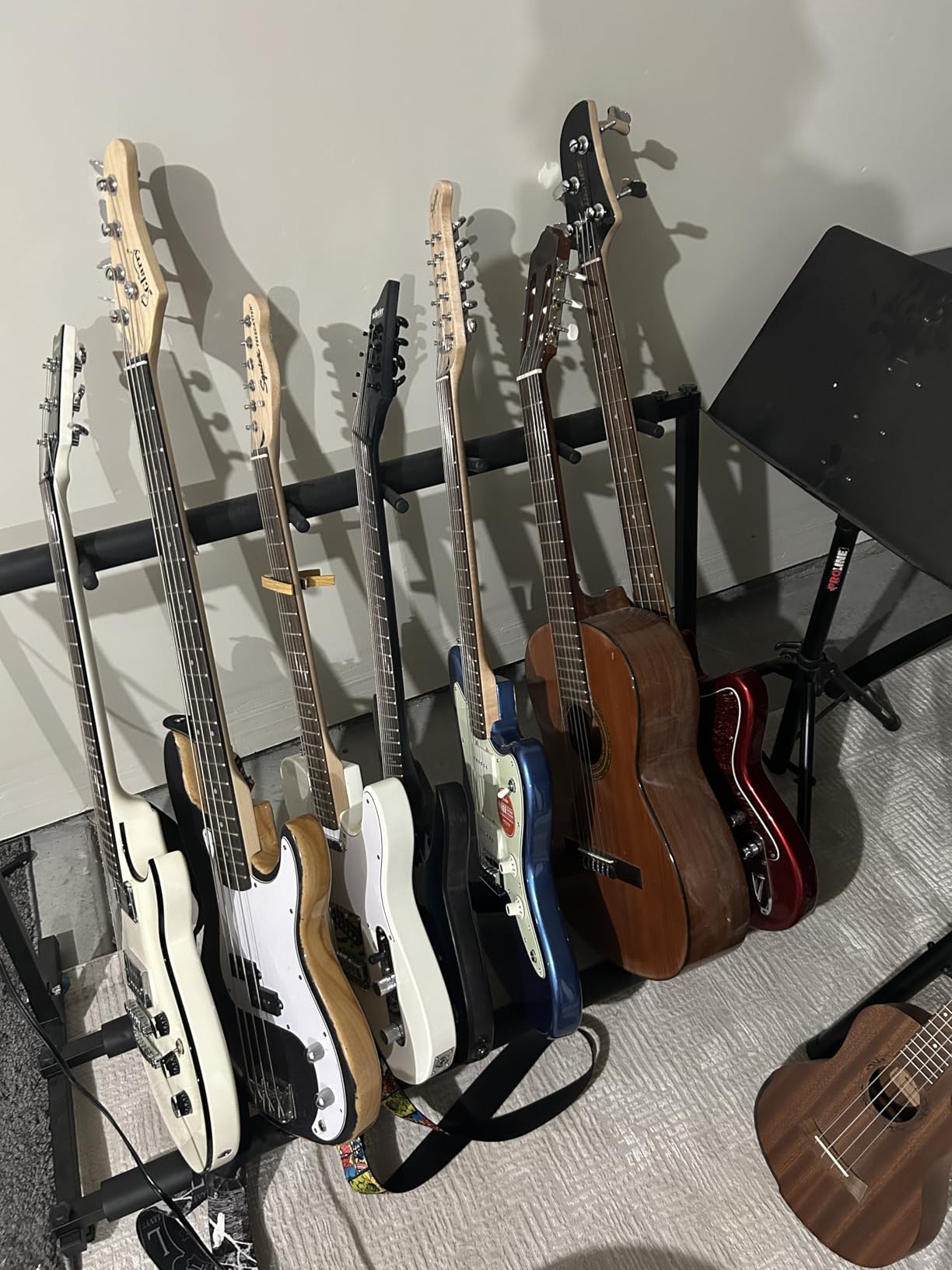 GeeWin Multi Guitar Stand, 5 Guitar Stand Rack, Folding Guitar Stand customer photo 2