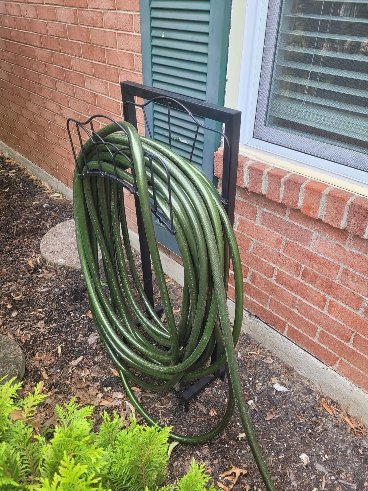 Garden Hose Holder,100ft Capacity Hose Reel for Outside customer photo 2
