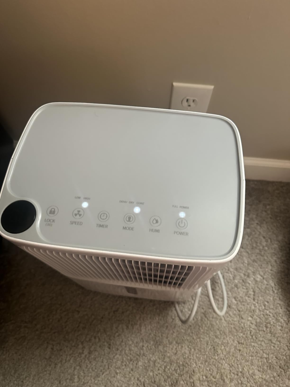 VEAGASO 34 Pint/D, 2500 Sq.Ft Dehumidifier for Basement with Drain Hose | Dehumidifiers for Home, Bathroom, Bedroom - 3 Modes, 24H Time, 40dB, 0.53 Gallon Water Tank, Intelligent Humidity Control customer photo 1