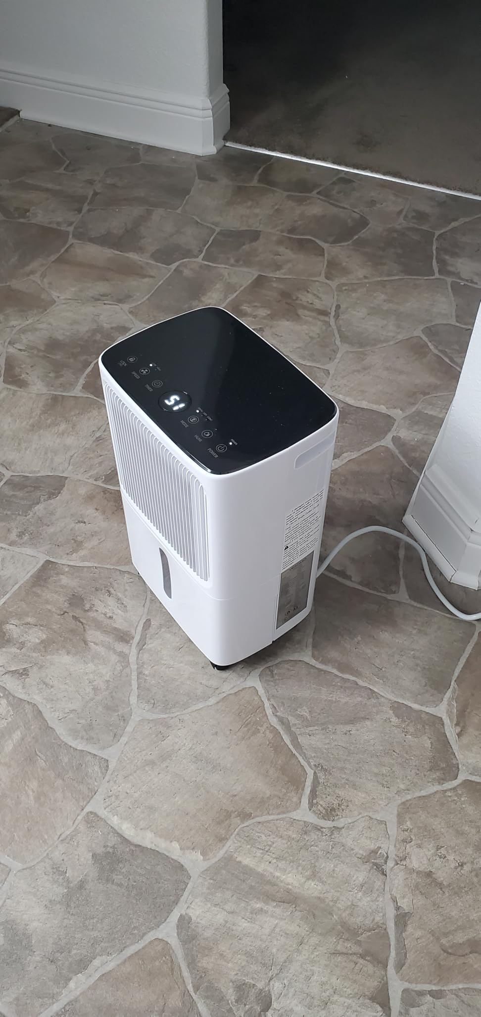 VEAGASO 34 Pint/D, 2500 Sq.Ft Dehumidifier for Basement with Drain Hose | Dehumidifiers for Home, Bathroom, Bedroom - 3 Modes, 24H Time, 40dB, 0.53 Gallon Water Tank, Intelligent Humidity Control customer photo 2