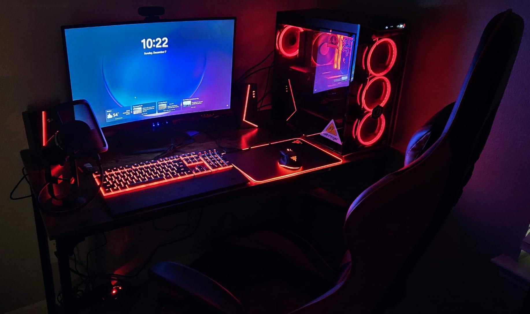 Sceptre New 27-inch Curved Gaming Monitor FreeSync 240Hz Plus DisplayPort HDMI 1ms 99% sRGB Build-in Speakers, R1500 Machine Black 2025 (C275B-FWT240 Series) | FreeSync 240Hz Plus DisplayPort HDMI 1ms 99% sRGB Build-in Speakers, R1500 Machine Black 2025 (Series) customer photo 1