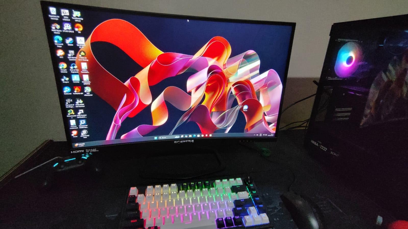 Sceptre New 27-inch Curved Gaming Monitor FreeSync 240Hz Plus DisplayPort HDMI 1ms 99% sRGB Build-in Speakers, R1500 Machine Black 2025 (C275B-FWT240 Series) | FreeSync 240Hz Plus DisplayPort HDMI 1ms 99% sRGB Build-in Speakers, R1500 Machine Black 2025 (Series) customer photo 2
