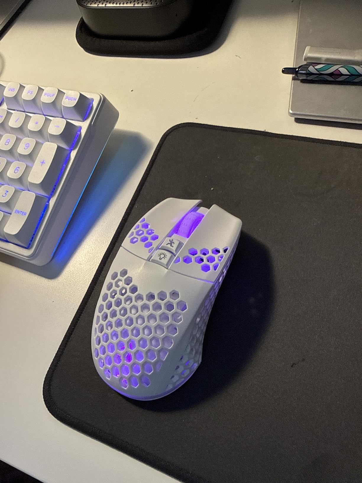 SOLAKAKA SM600 White Wireless Gaming Mouse, Tri-Modes BT5.1/Type-C Wired/2.4G Wireless Mouse with 2 Side Buttons, Programmable Macro Gamer Mouse with RGB Light for Laptop/PC/Mac customer photo 2