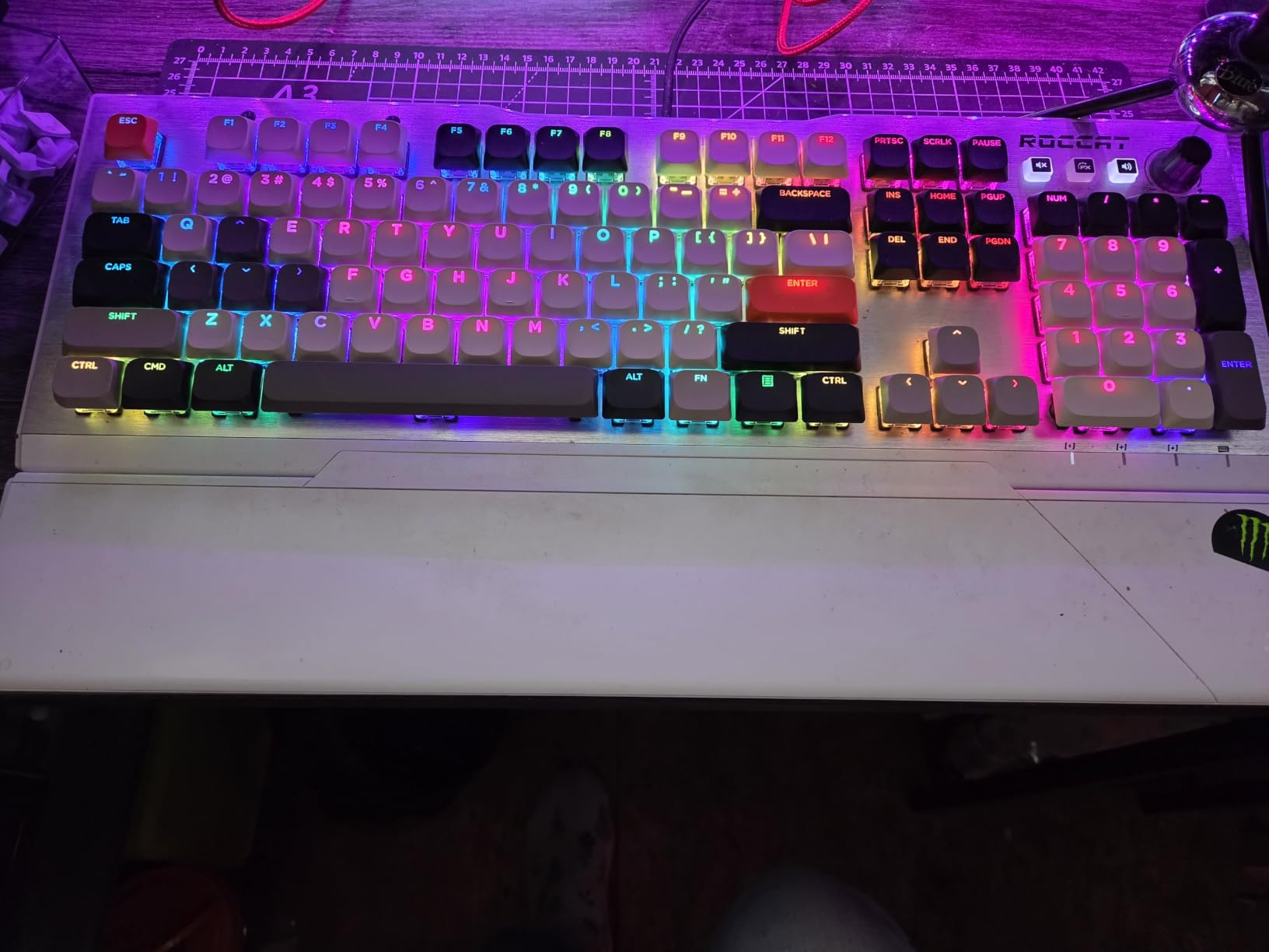 Womier Low Profile Keycaps - Shine Through Keycaps 60 65 75 100 Percent | Keyboard Key caps PBT Full Size for Cherry Gateron MX Switches Mechanical Keyboard, Grey/White customer photo 1