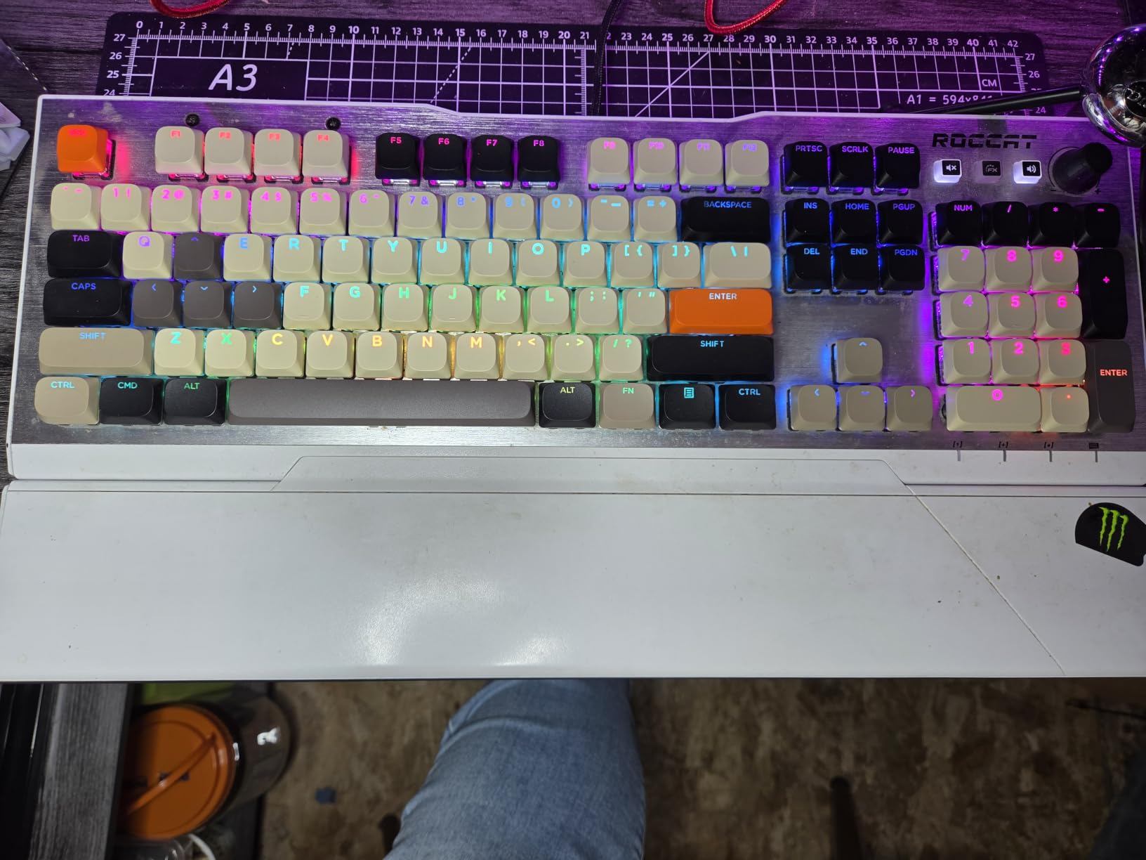 Womier Low Profile Keycaps - Shine Through Keycaps 60 65 75 100 Percent | Keyboard Key caps PBT Full Size for Cherry Gateron MX Switches Mechanical Keyboard, Grey/White customer photo 2