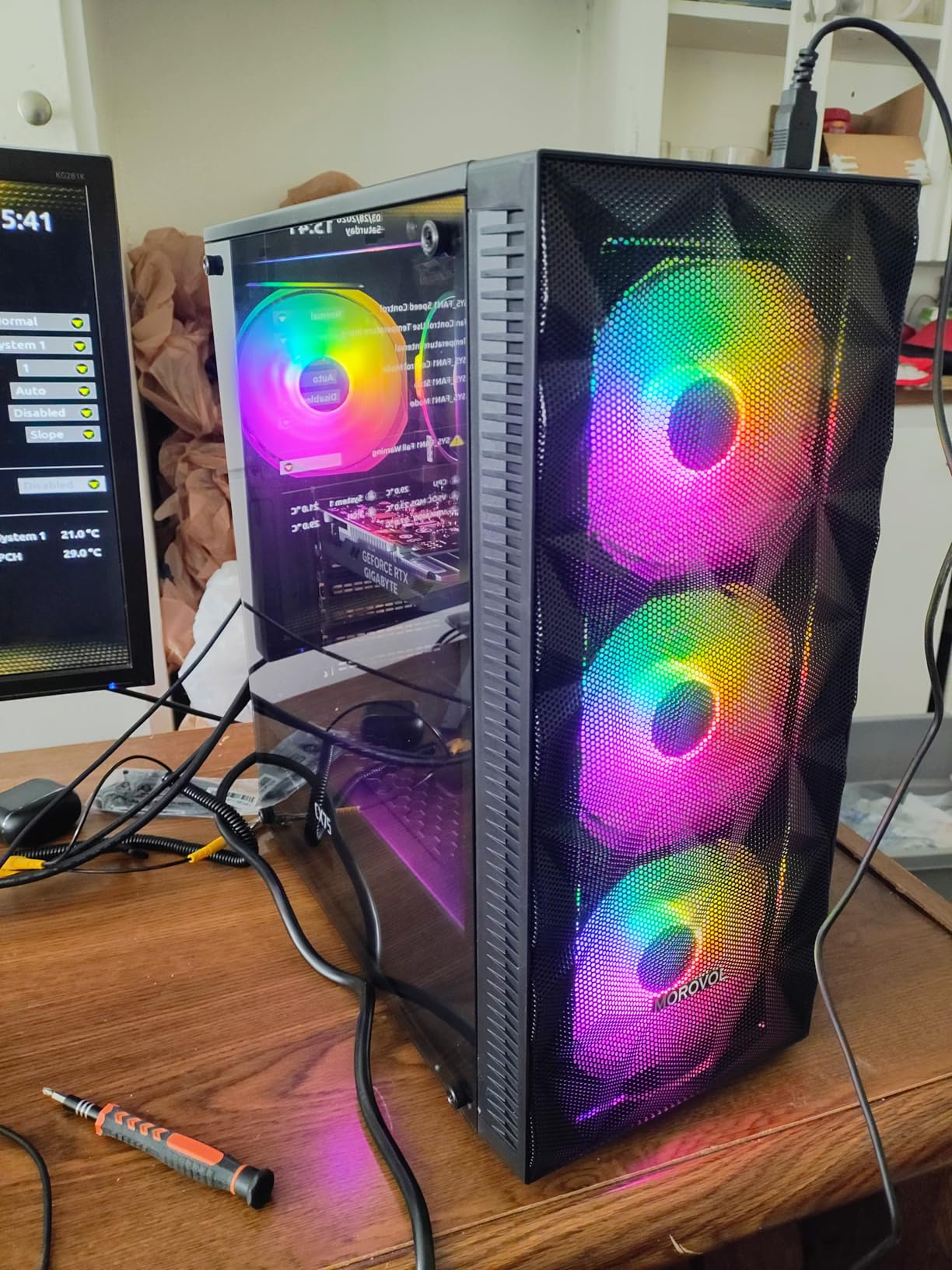 MOROVOL PC Case Pre-Install 4 RGB Fans, ATX Gaming Computer Case with Diamond-Shaped Mesh Front & Tempered Glass Side Panel, USB 3.0 Airflow Mid Tower case,621 customer photo 1