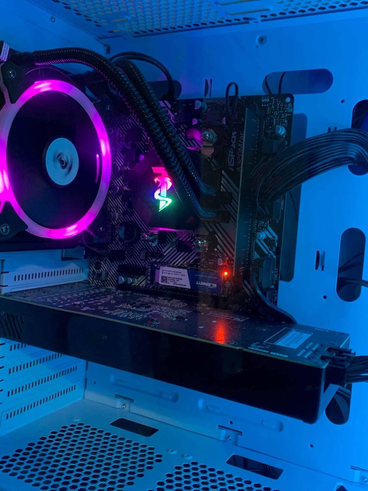 ViprTech Ghost 3.0 Gaming PC, Ryzen 7, RTX 4060 8GB, 16GB/1TB Arctic White customer photo 2