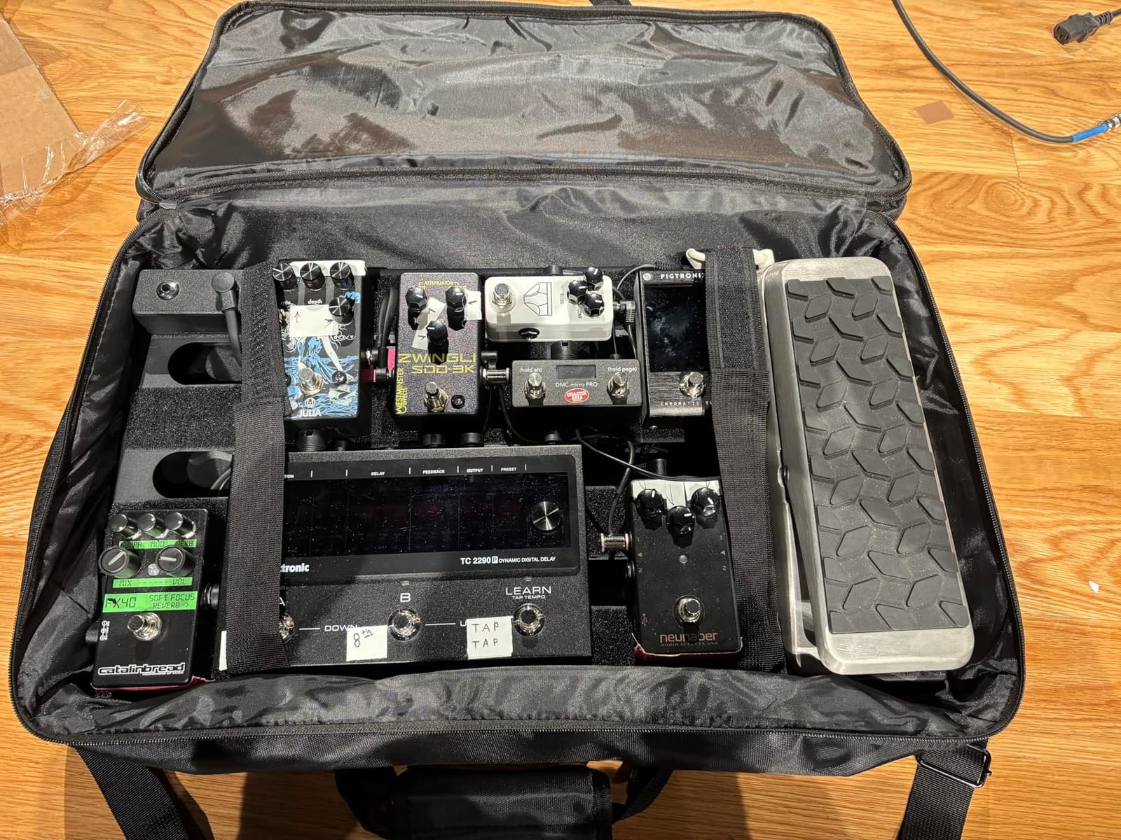 GOKKO Guitar Pedal Board with Power Supply Bracket 22