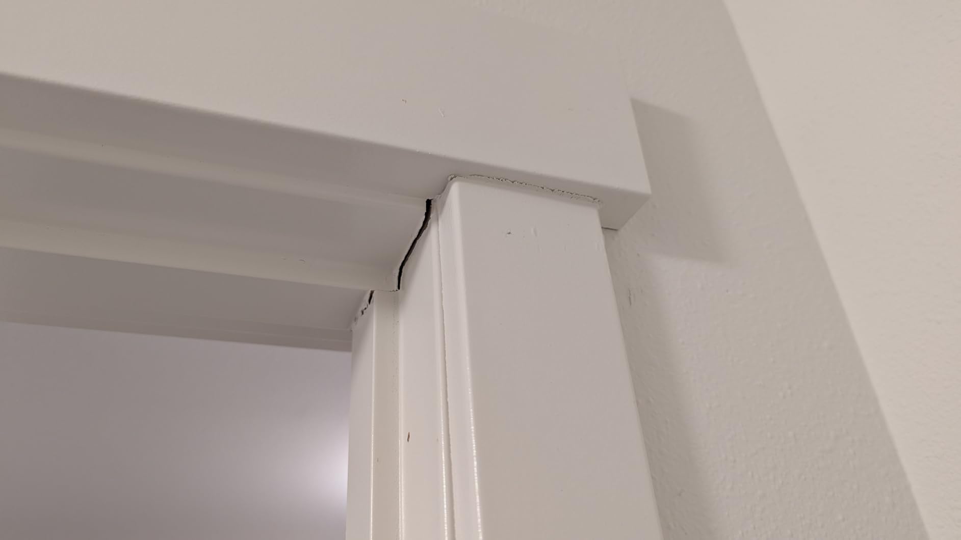 PROIRON Door Pull Up Bar Doorway Frame Chin Up Bar from 28.3in-38.2in | No Screws,Portable,Non-slip Secure Grip,440 LB customer photo 1