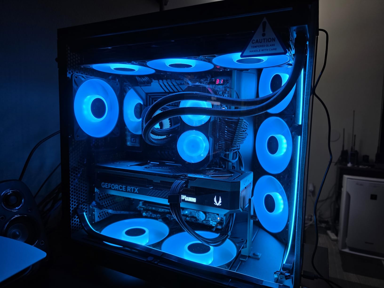 NZXT H6 Flow | CC-H61FB-01 | Compact Dual-Chamber Mid-Tower Airflow Case | Panoramic Glass Panels | High-Performance Airflow Panels | Includes 3 x 120mm Fans | Cable Management | Black customer photo 2