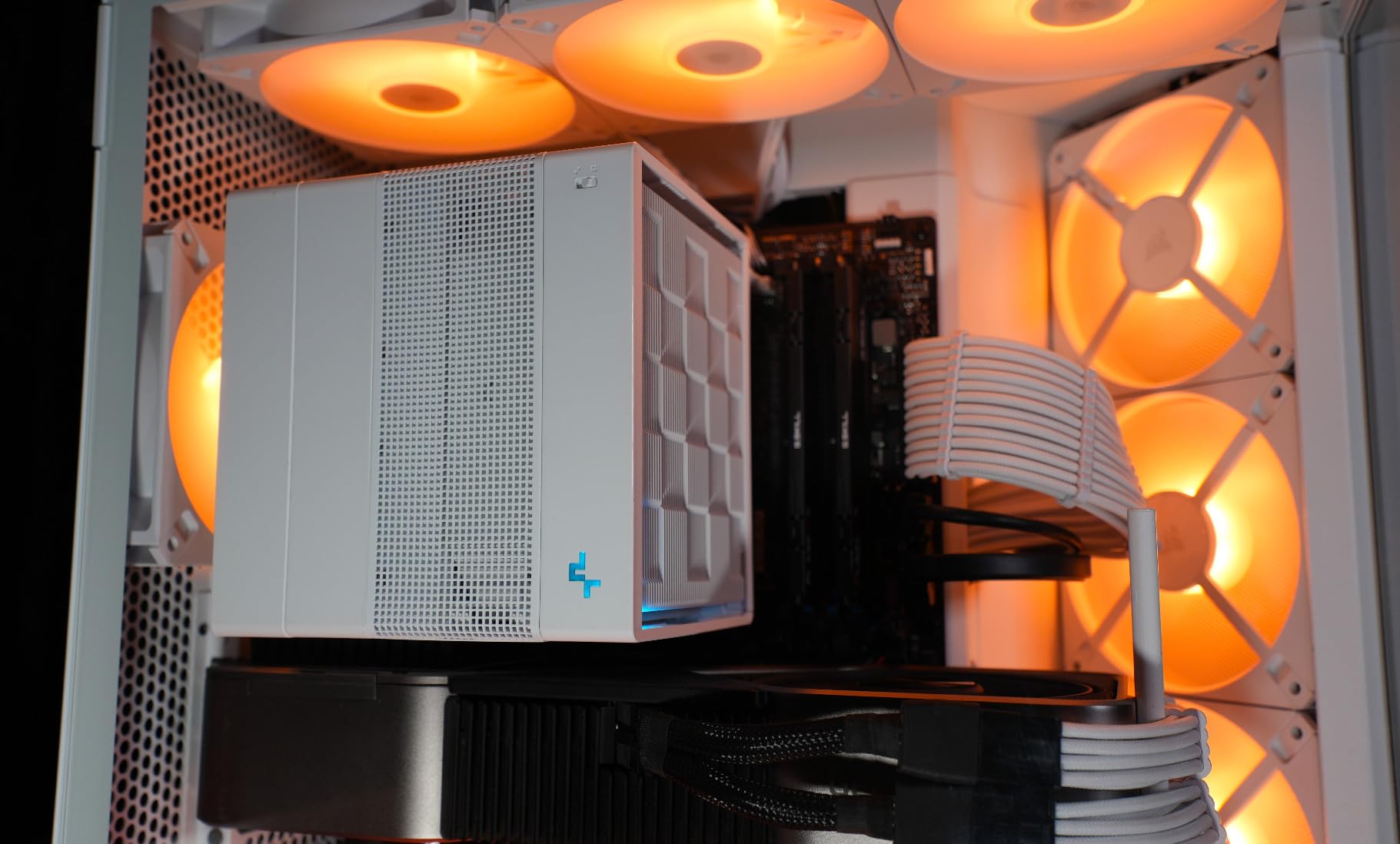 NZXT H6 Flow | CC-H61FW-01 | Compact Dual-Chamber Mid-Tower Airflow Case | Panoramic Glass Panels | High-Performance Airflow Panels | Includes 3 x 120mm Fans | Cable Management | White | Compact dual-chamber ATX case with panoramic glass and 3 included 120mm fans. Airflow-optimized for clean, cool builds. customer photo 1