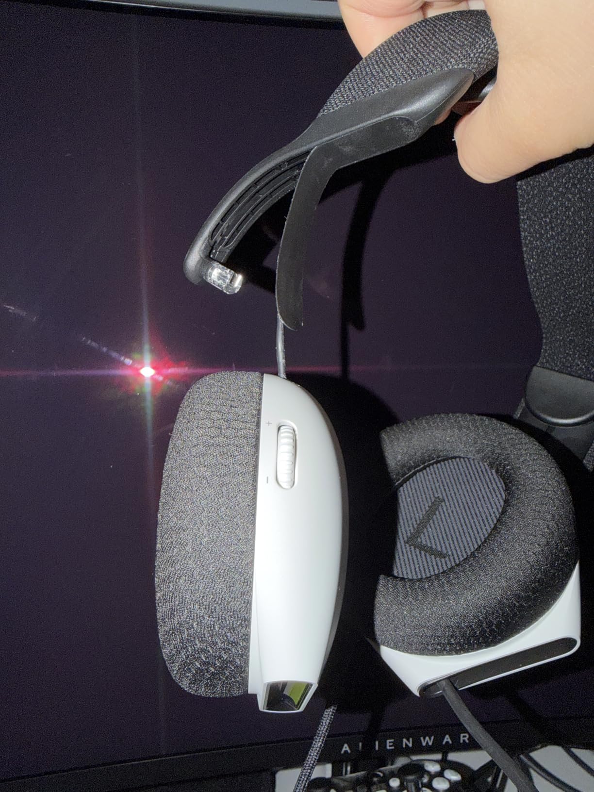 Alienware Wired Gaming Headset AW520H customer photo 1