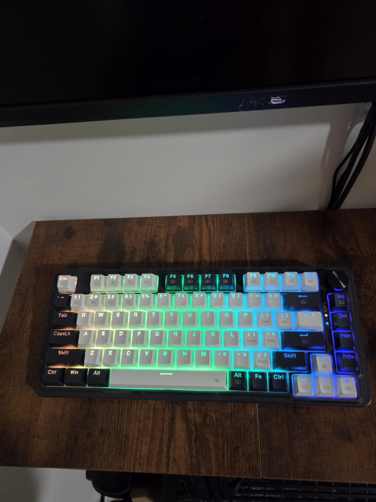 Redragon K673 PRO Wireless 81-Key RGB Gasket Gaming Keyboard, Scroll Knob customer photo 1