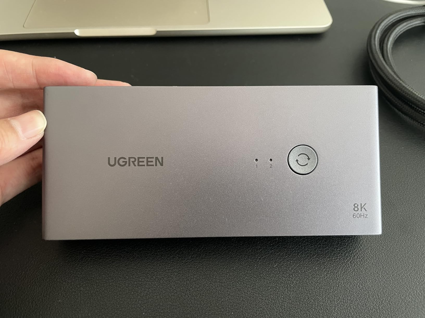 UGREEN Displayport KVM Switch 2 in 1 Out, 8K@60Hz, Aluminum, 4 USB3.0 Ports customer photo 1