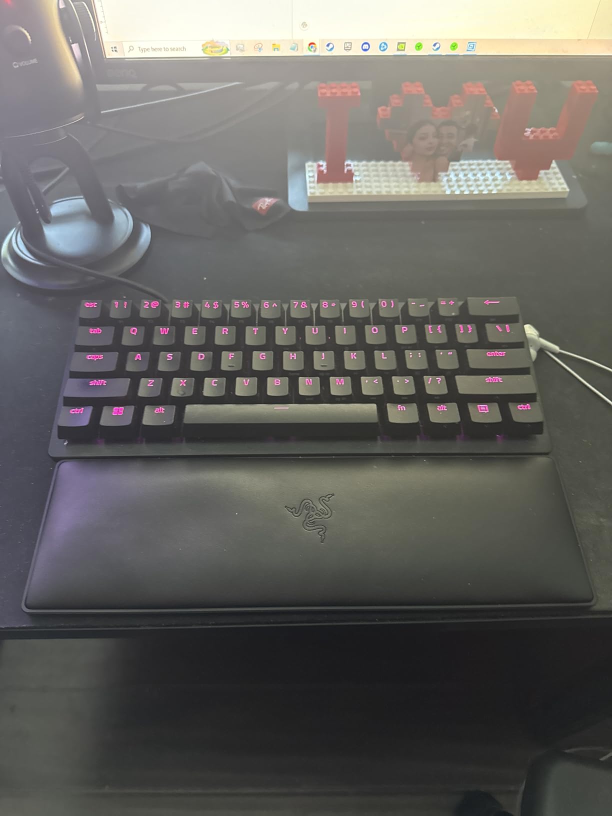 Razer Huntsman V3 Pro TKL Esports Gaming Keyboard, Black | Analog Optical Switches, Snap Tap, Rapid Trigger, Adjustable Actuation, Media Keys & Dial, Doubleshot PBT Keycaps, Wrist Rest customer photo 2