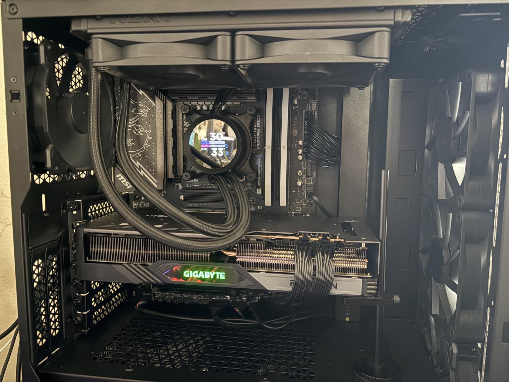 GIGABYTE Radeon RX 7800 XT Gaming OC 16GB Graphics Card - 16GB GDDR6 256-bit, Windforce Cooling System, Metal Back Plate, DP 2.1, HDMI 2.1, AMD RDNA 3 Architecture, GV-R78XTGAMING OC-16GD customer photo 1