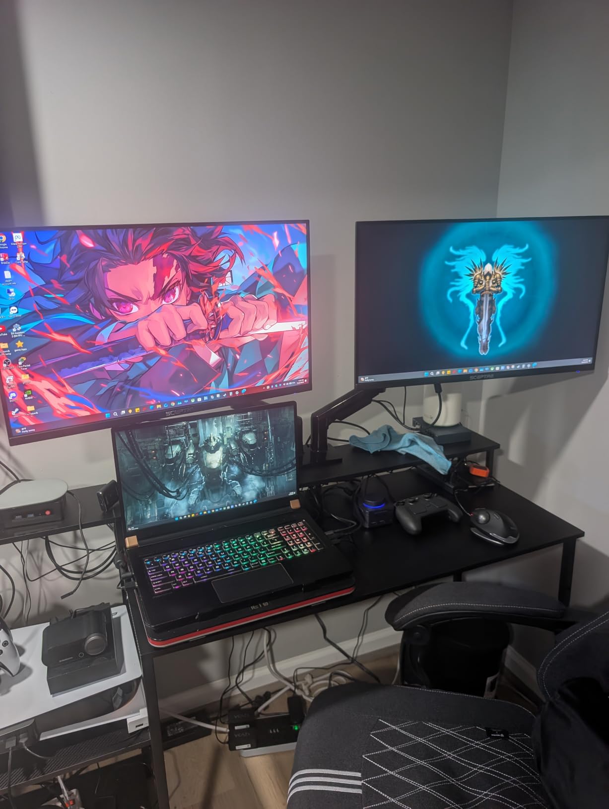 Sceptre 27-inch Prime Gaming Monitor 100Hz 1ms DisplayPort HDMI x2 100% sRGB AMD FreeSync Build-in Speakers, Eye Care Frameless Machine Black 2025 (E275W-FW100T Series) | 100Hz 1ms DisplayPort HDMI x2 100% sRGB AMD FreeSync Build-in Speakers, Eye Care Frameless Machine Black 2025 (Series) customer photo 1