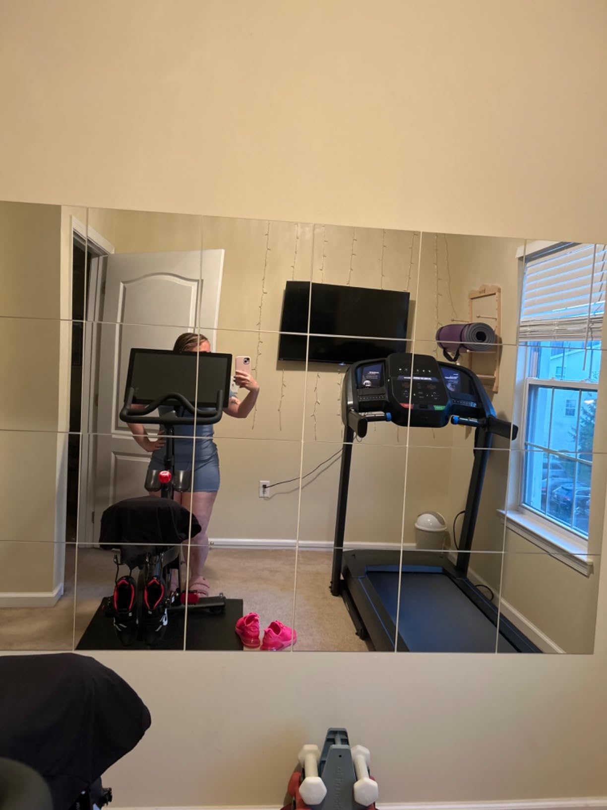 VASUHOME Home Gym Mirrors 12 Inch x 12PCS, HD Glass Wall Mounted Mirror Tiles for Home Gym, Bedroom, Living Room, Door, Closet customer photo 2