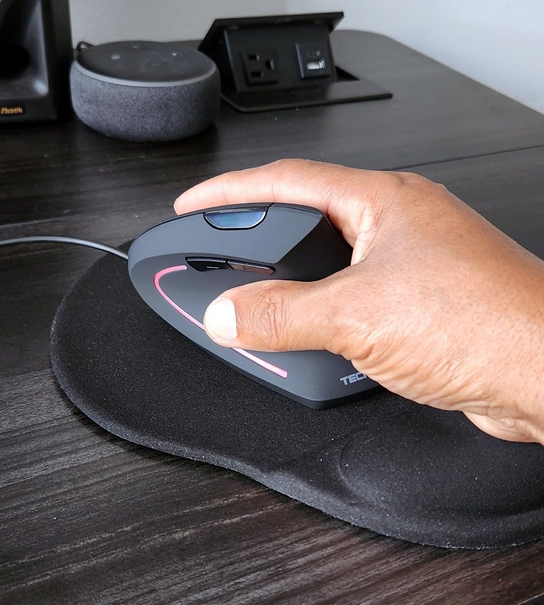 TECKNET Wired Mouse, Comfortable Ergonomic Mouse with 6400 DPI customer photo 1