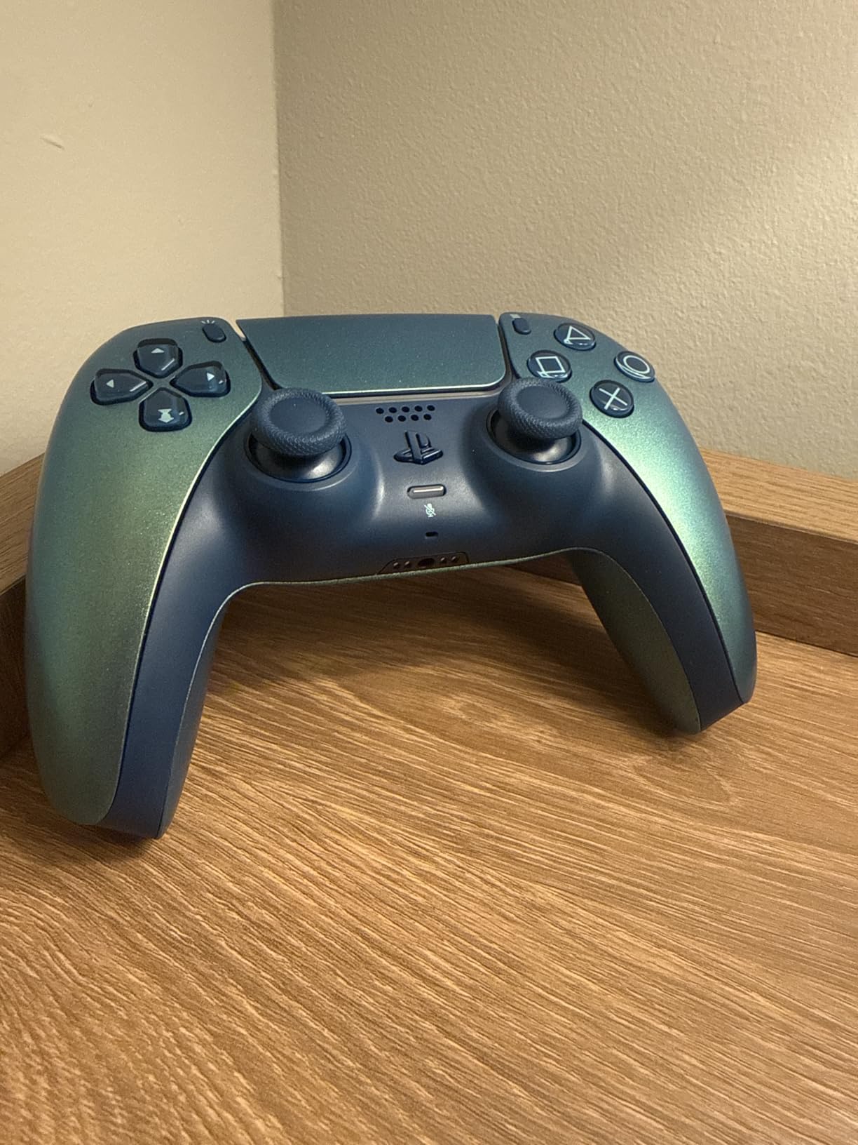 PlayStation DualSense® Wireless Controller - Midnight Black customer photo 2