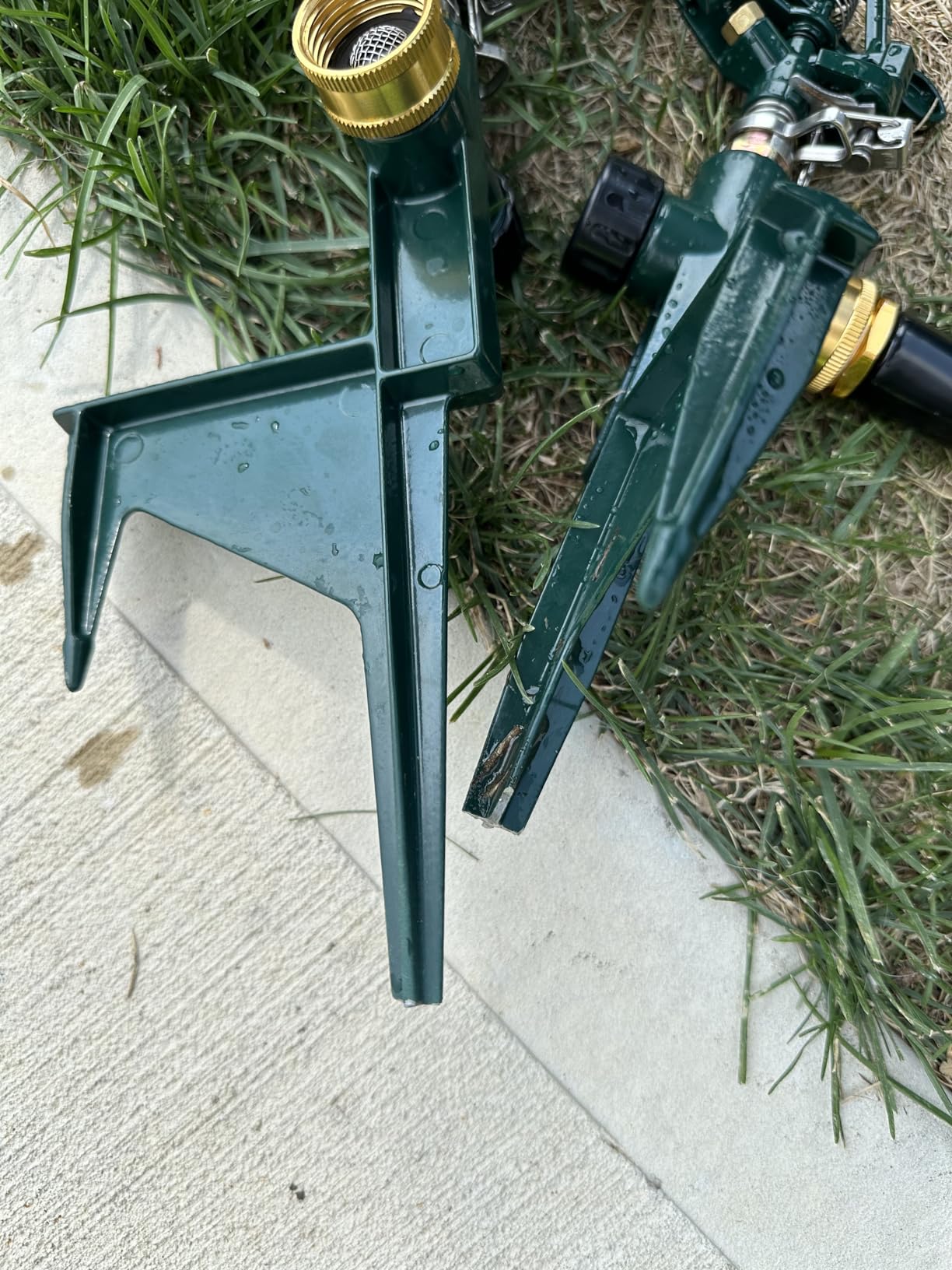 Biswing 2 Pack Impact Sprinkler Head on Metal Step Spike, Heavy Duty Zinc Alloy Lawn Sprinkler, Adjustable Coverage Nozzle on Sturdy Spike Base, 360 Degree Large Area Irrigation customer photo 1